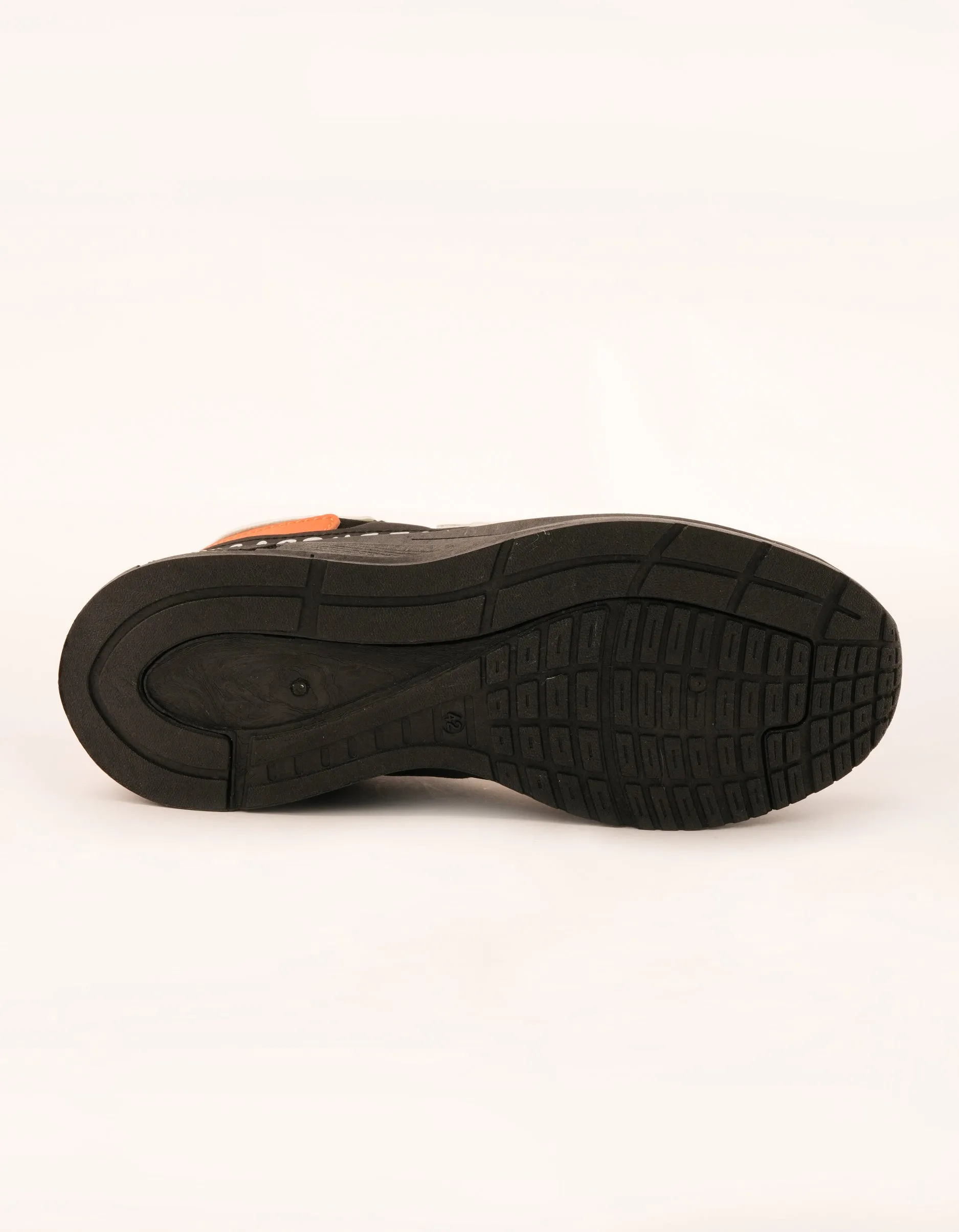 Air Pump Sporty Sneakers