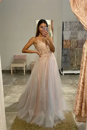 Anneprom Cheap A line Spaghetti Straps V neck Prom Dress Long Applique Tulle Evening Dresses APP0601
