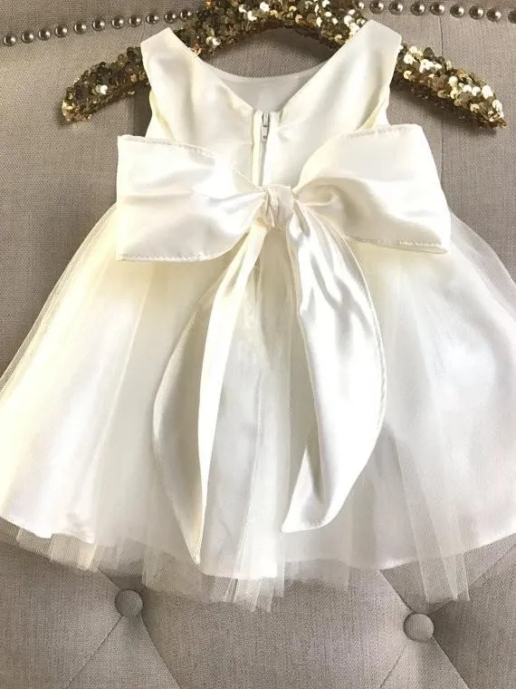 Anneprom Cute White Knee-length Beaded Flower Girl Dresses With Bowknot AFL0003
