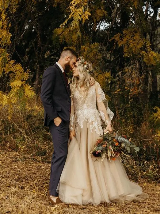 Anneprom V neck Long Sleeve Rustic Wedding Dresses Champagne Bridal Gowns APW0355
