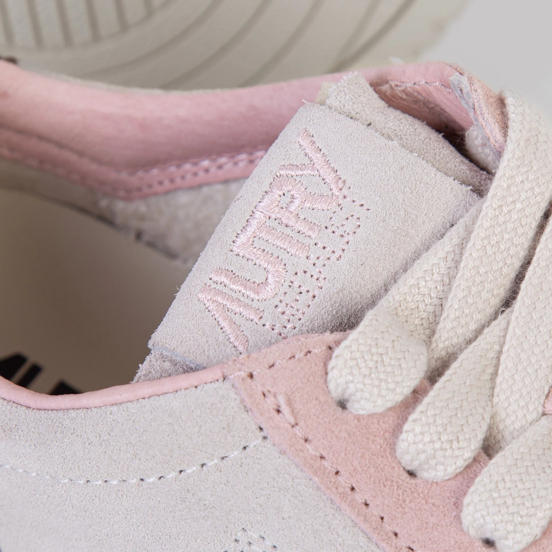AUTRY SNEAKERS MEDALIST AULW-TS 04
