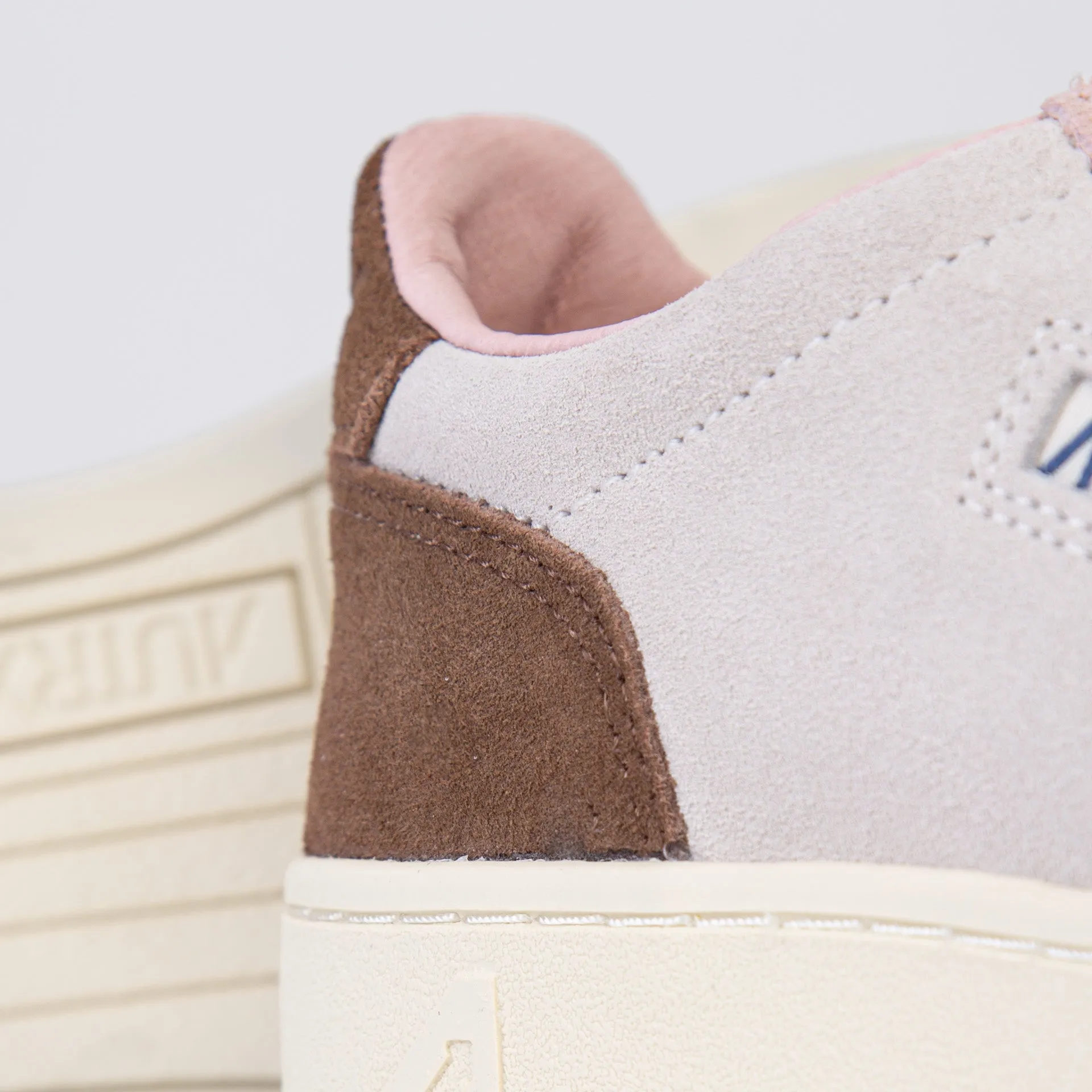 AUTRY SNEAKERS MEDALIST AULW-TS 04