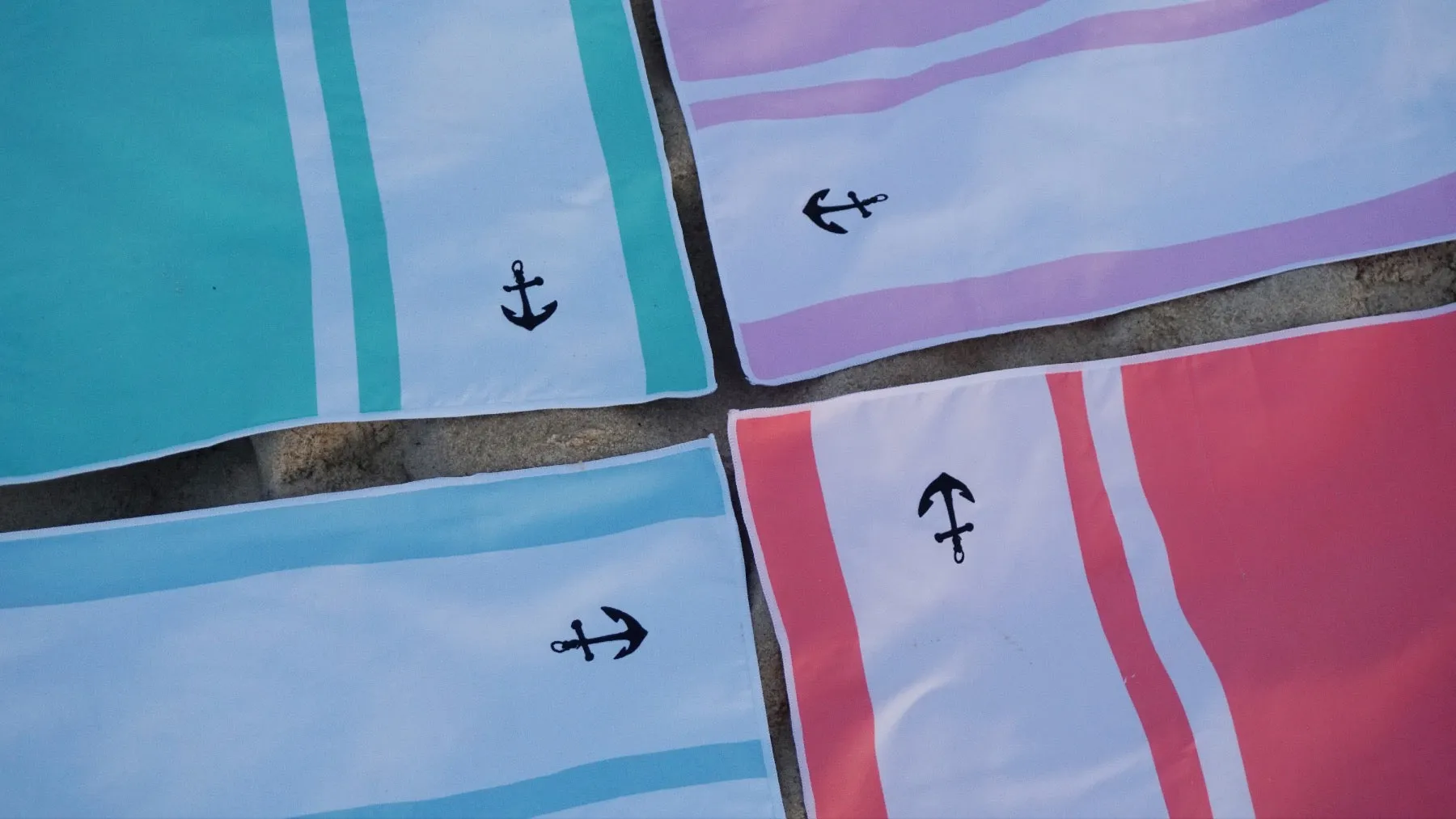 Best Lightweight Big Beach Towel With Pockets - Perfect Travel Gift