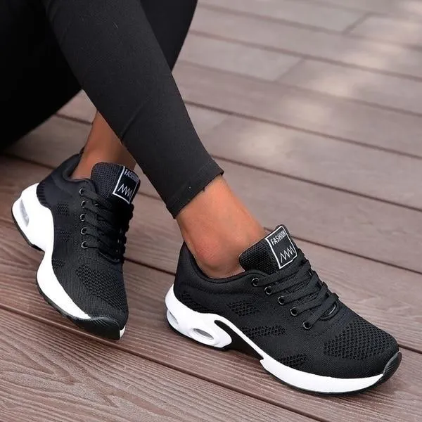 Isabelah | Sporty Sneakers