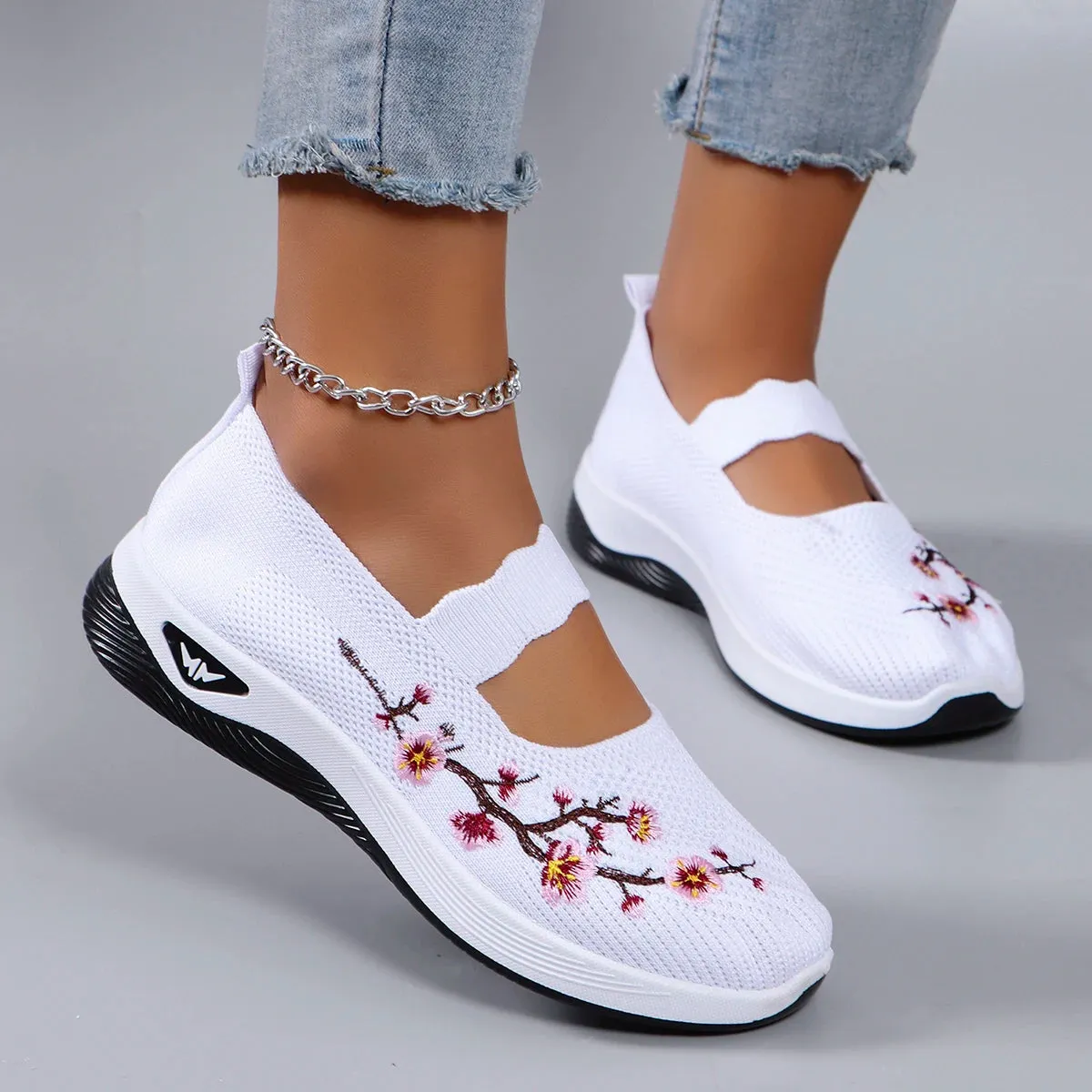 Lily Trendy Sporty Sneakers
