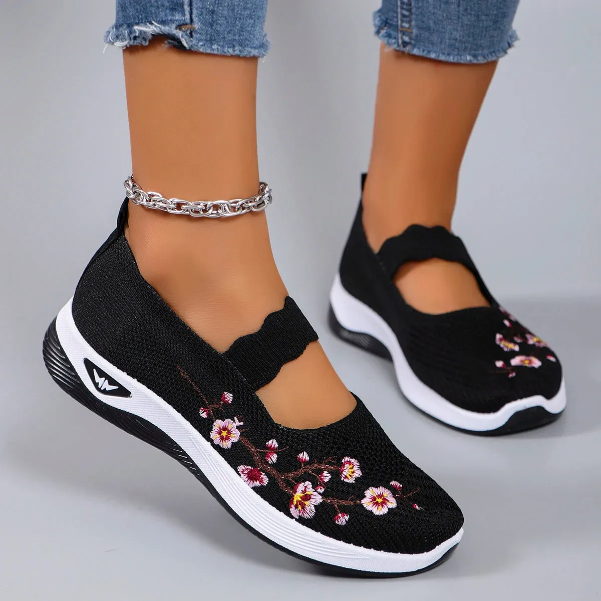 Lily Trendy Sporty Sneakers