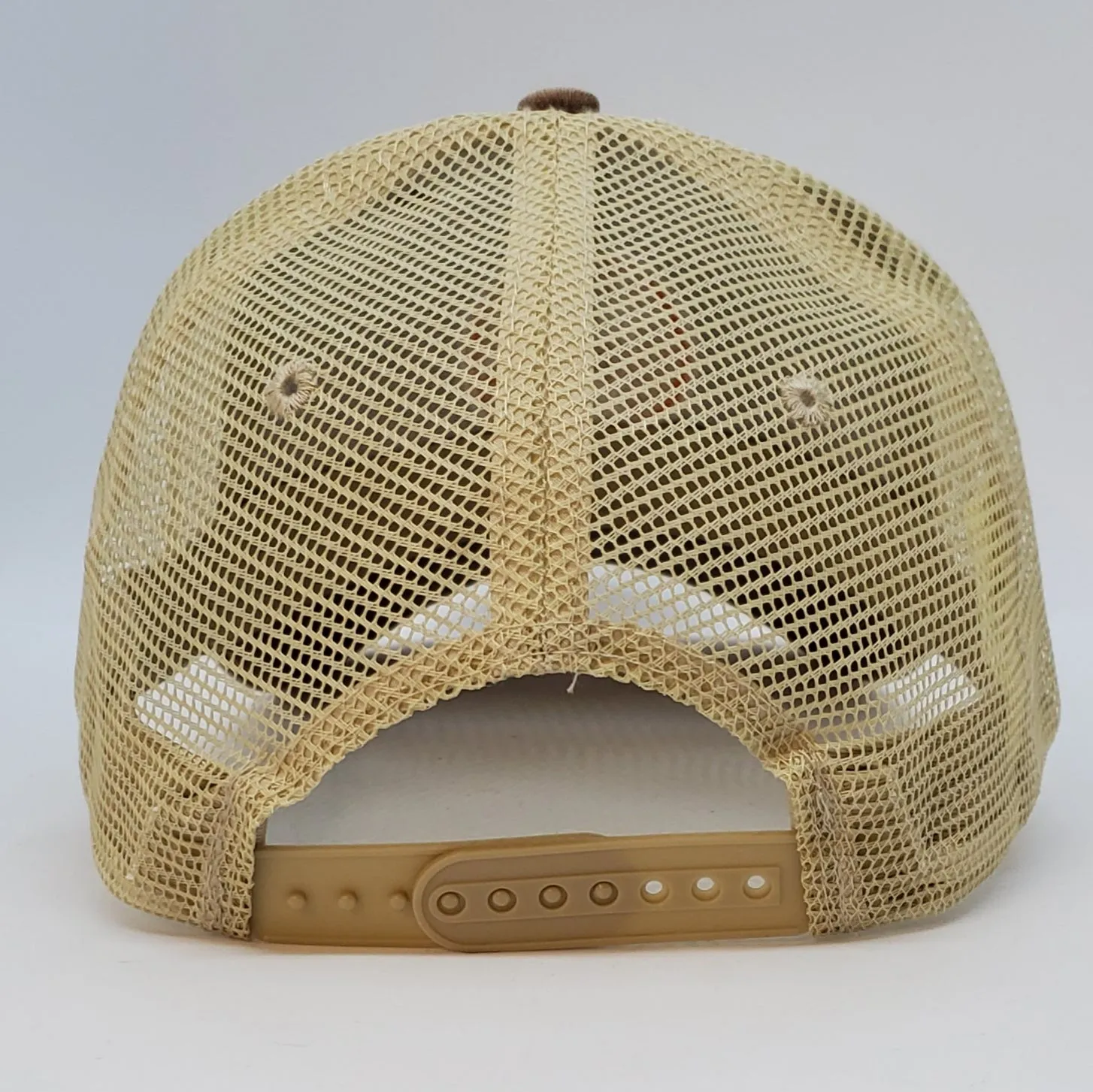 Mud Slinger (8 Optional Hat Colors)