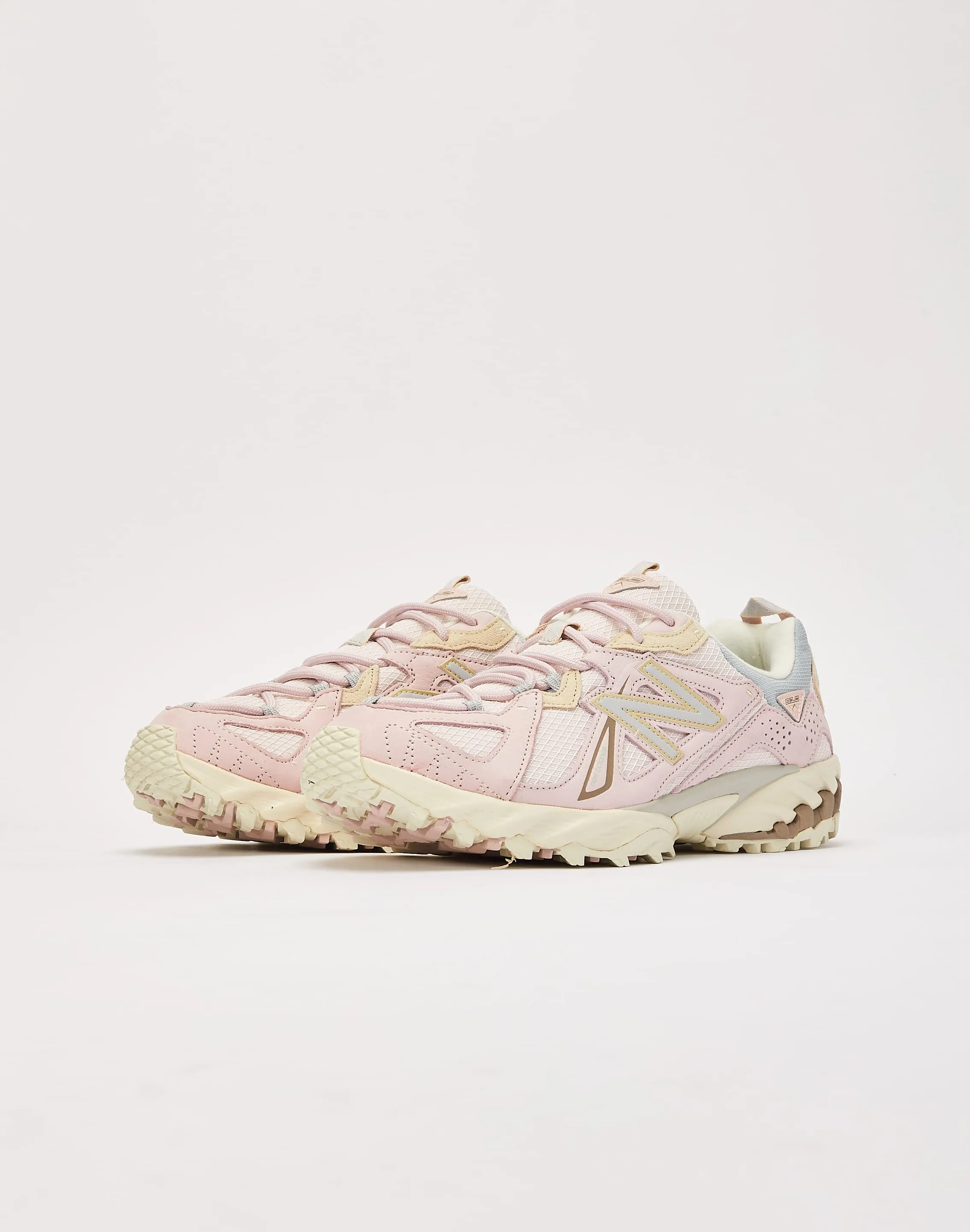 New Balance 610v1