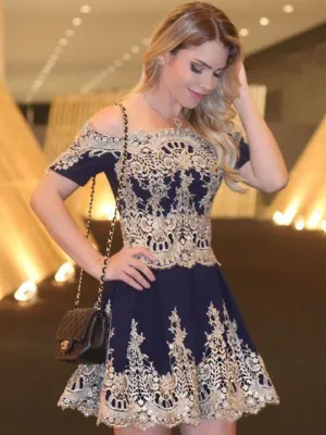 Short Sleeve Scoop Neck Homecoming Dress， Royal Blue Applique A Line Short Homecoming Dress