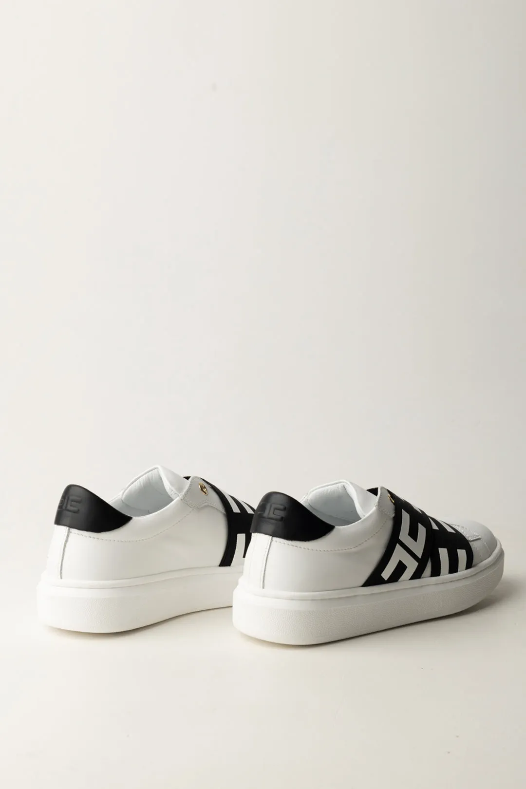 Sneakers con Fascia Logata a Contrasto