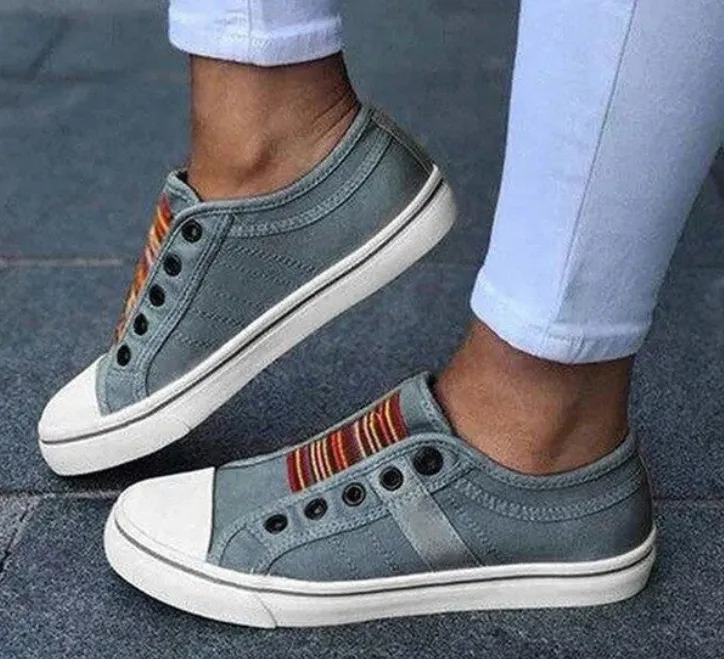 Stylish and Comfy  Lace-less Casual sneakers
