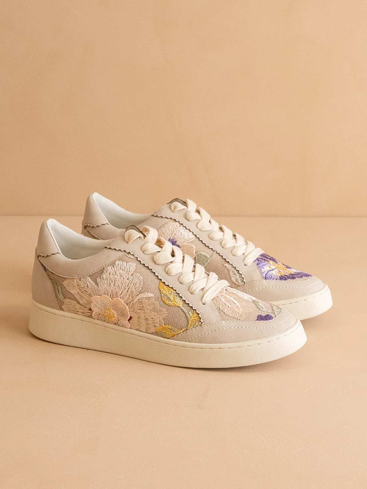 The Tammi | Light Grey Floral Applique Sneaker