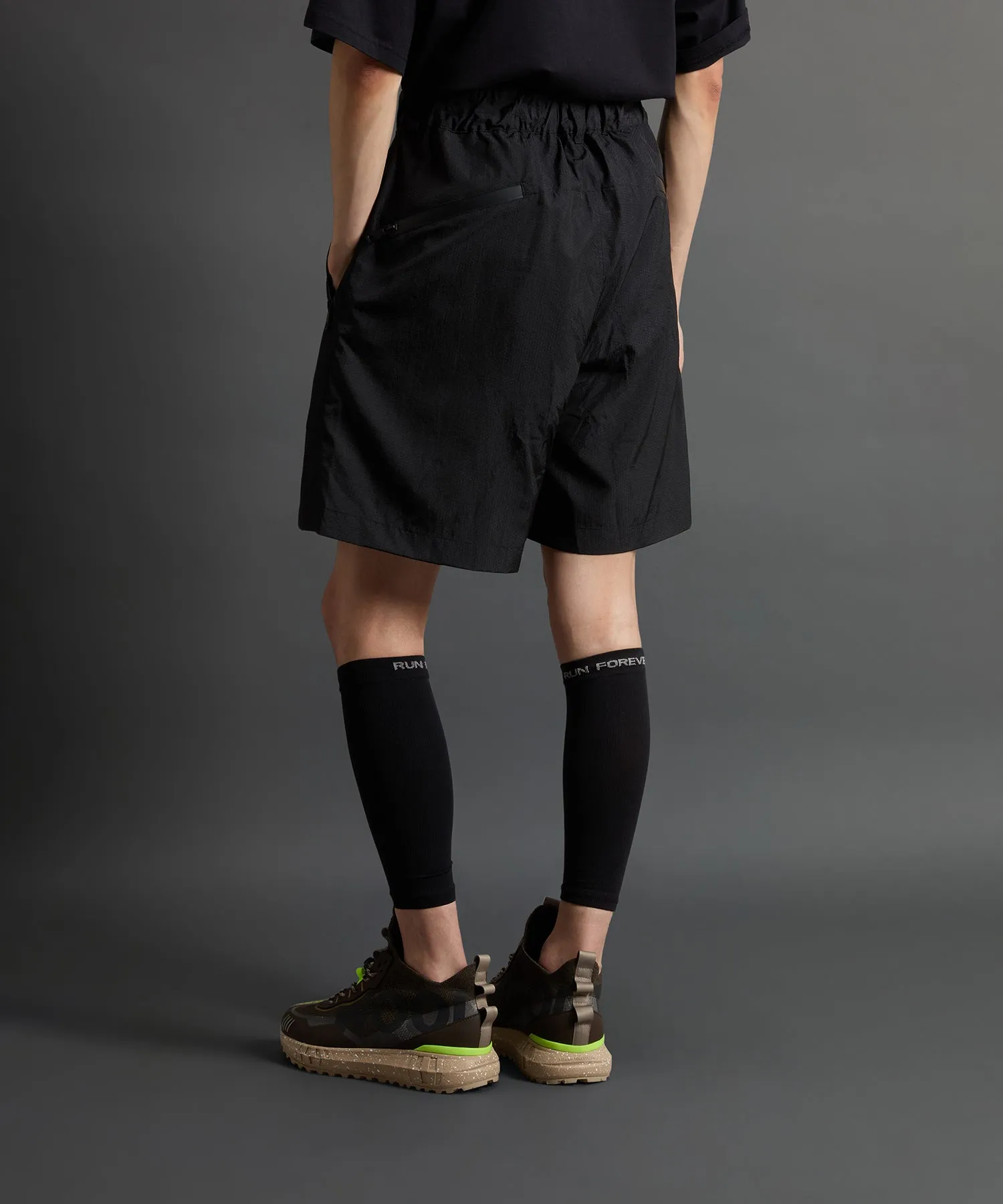 Todd Snyder x Woolrich Trek Short in Black