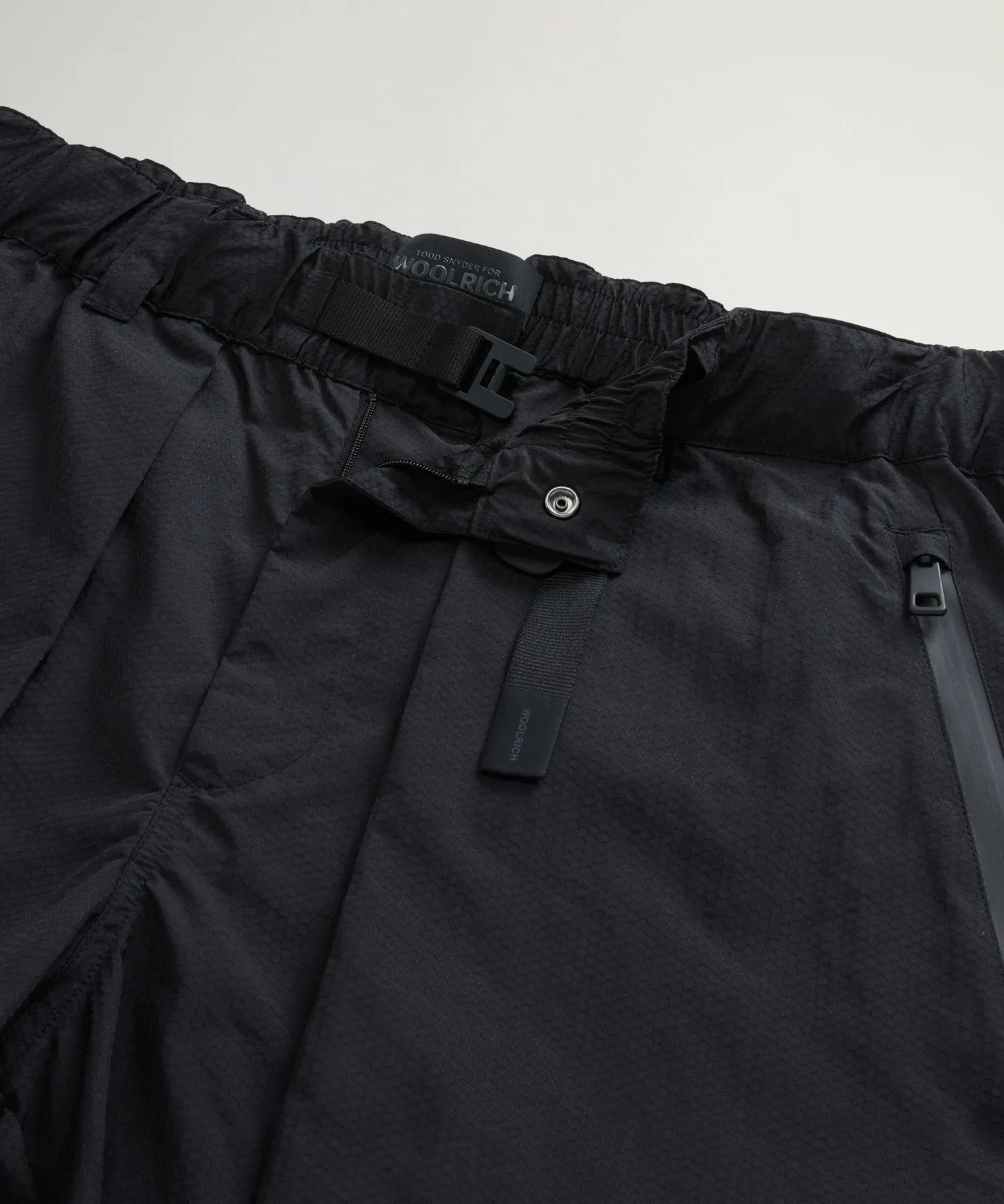 Todd Snyder x Woolrich Trek Short in Black