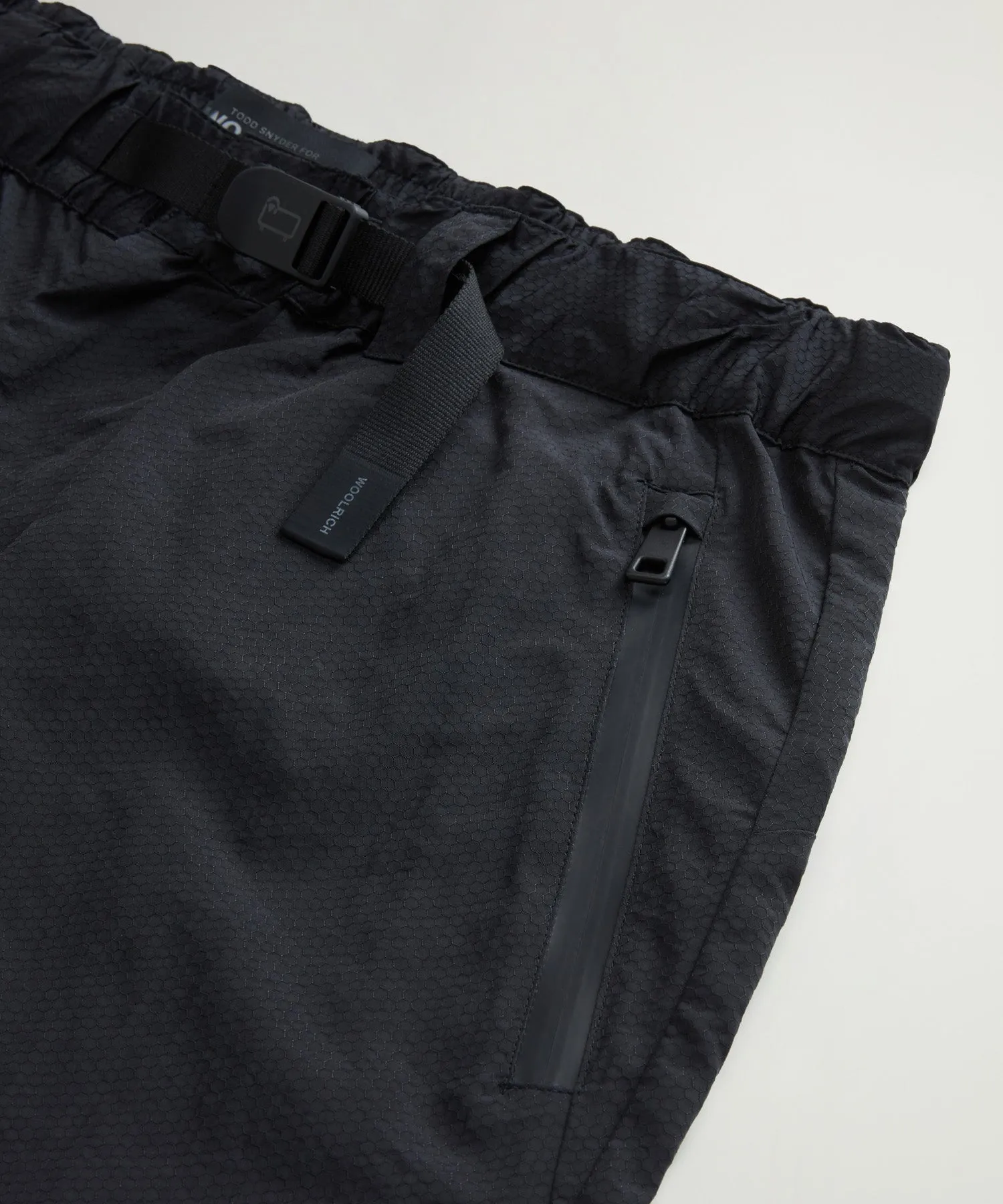 Todd Snyder x Woolrich Trek Short in Black