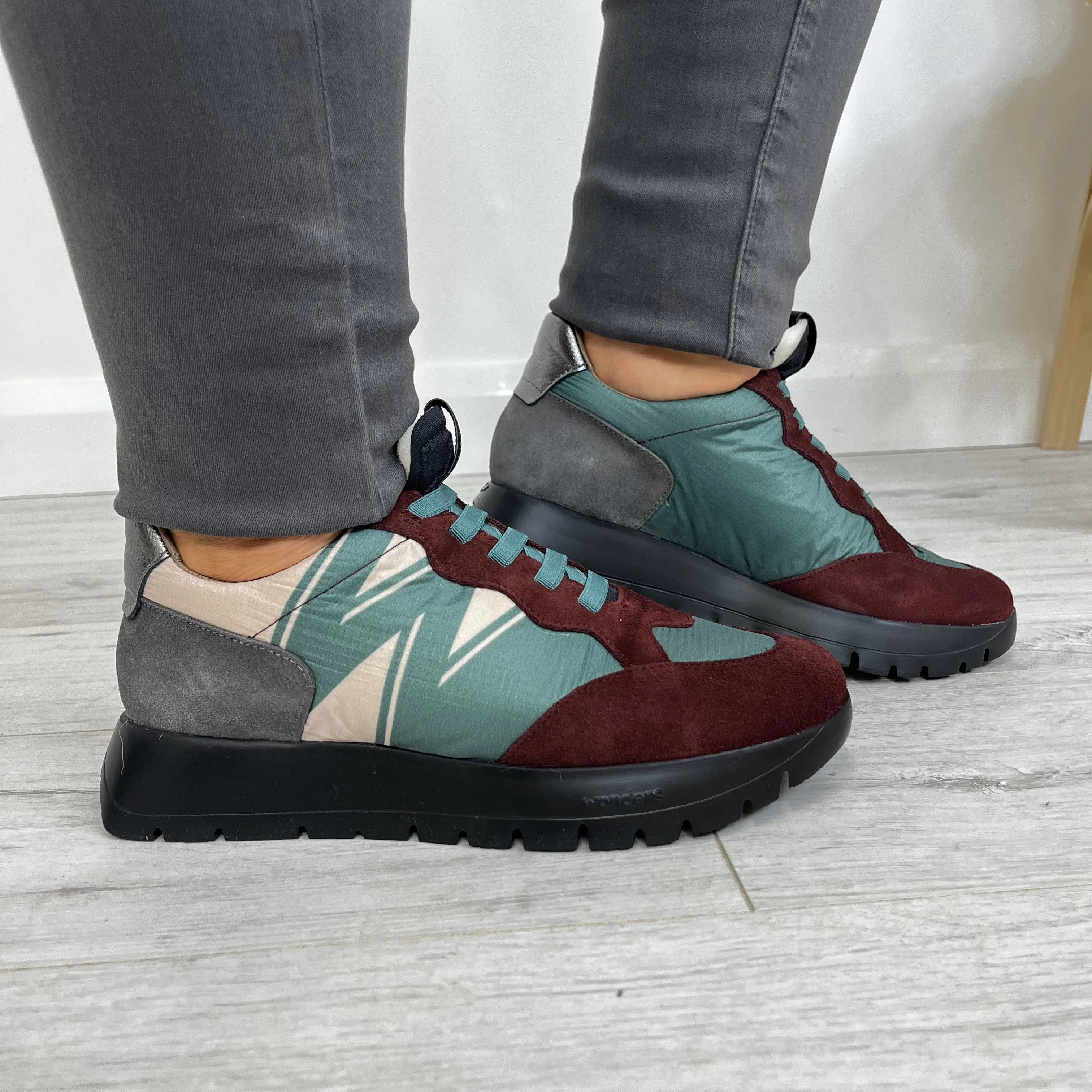 Wonders Burgundy & Teal Green Autumn Sneakers