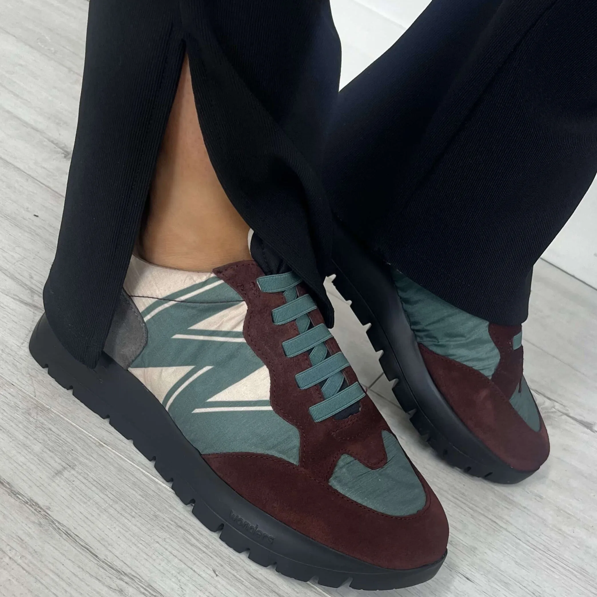 Wonders Burgundy & Teal Green Autumn Sneakers