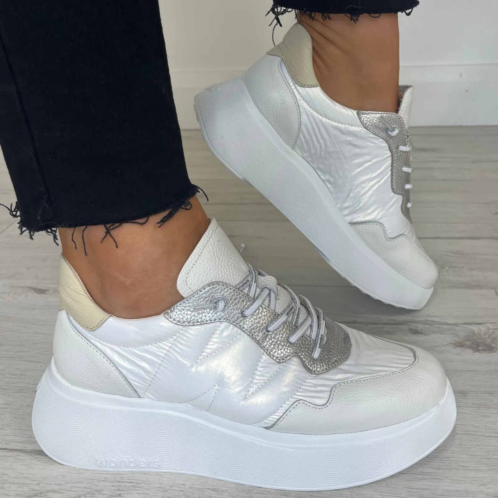 Wonders White & Nude Leather Elastic Laces Sporty Sneakers